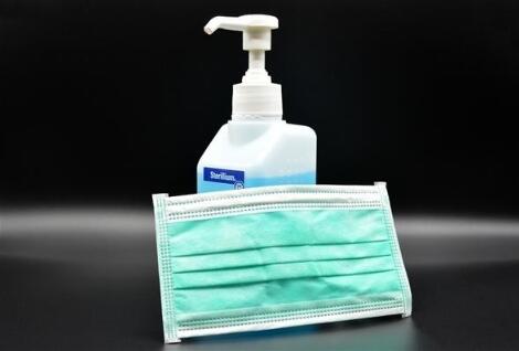 紐約州長(cháng)感慨：中國人是對的 戴口罩確實(shí)有保護作用